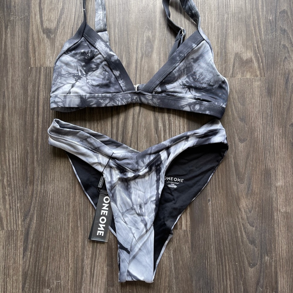 Oneone Swimwear Set